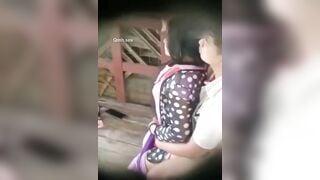 Học sinh quay lén thầy cô làm một nháy trước khi vô tiết dạy, thầy cô trường nào đây